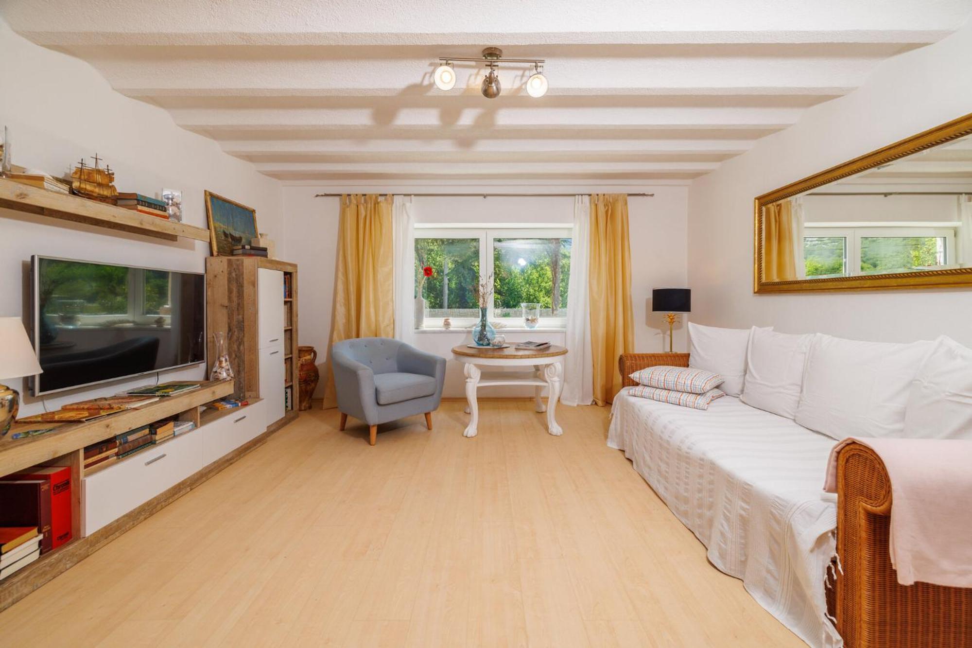 Appartement Emaris à Tribalj  Extérieur photo