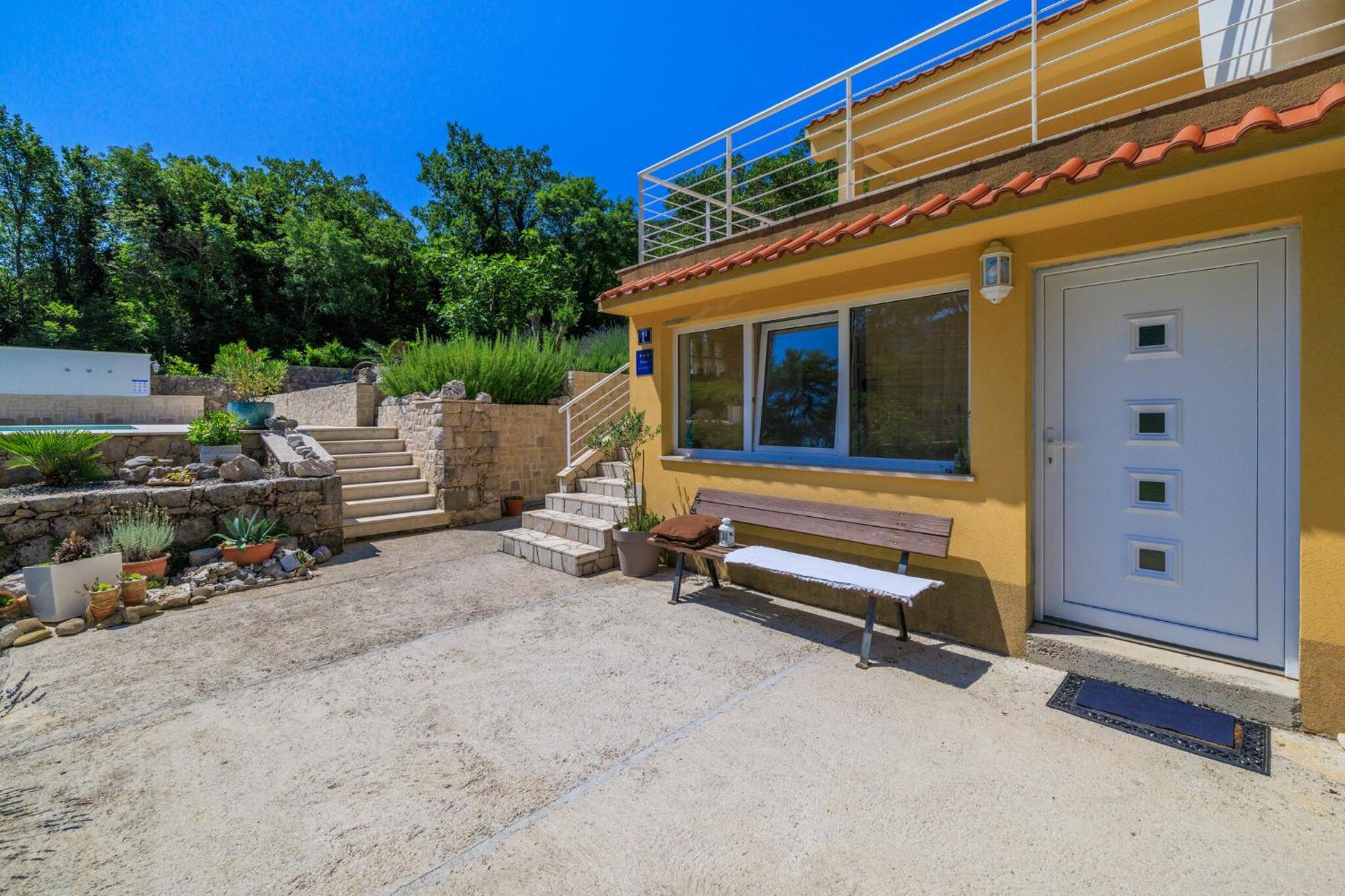 Appartement Emaris à Tribalj  Extérieur photo