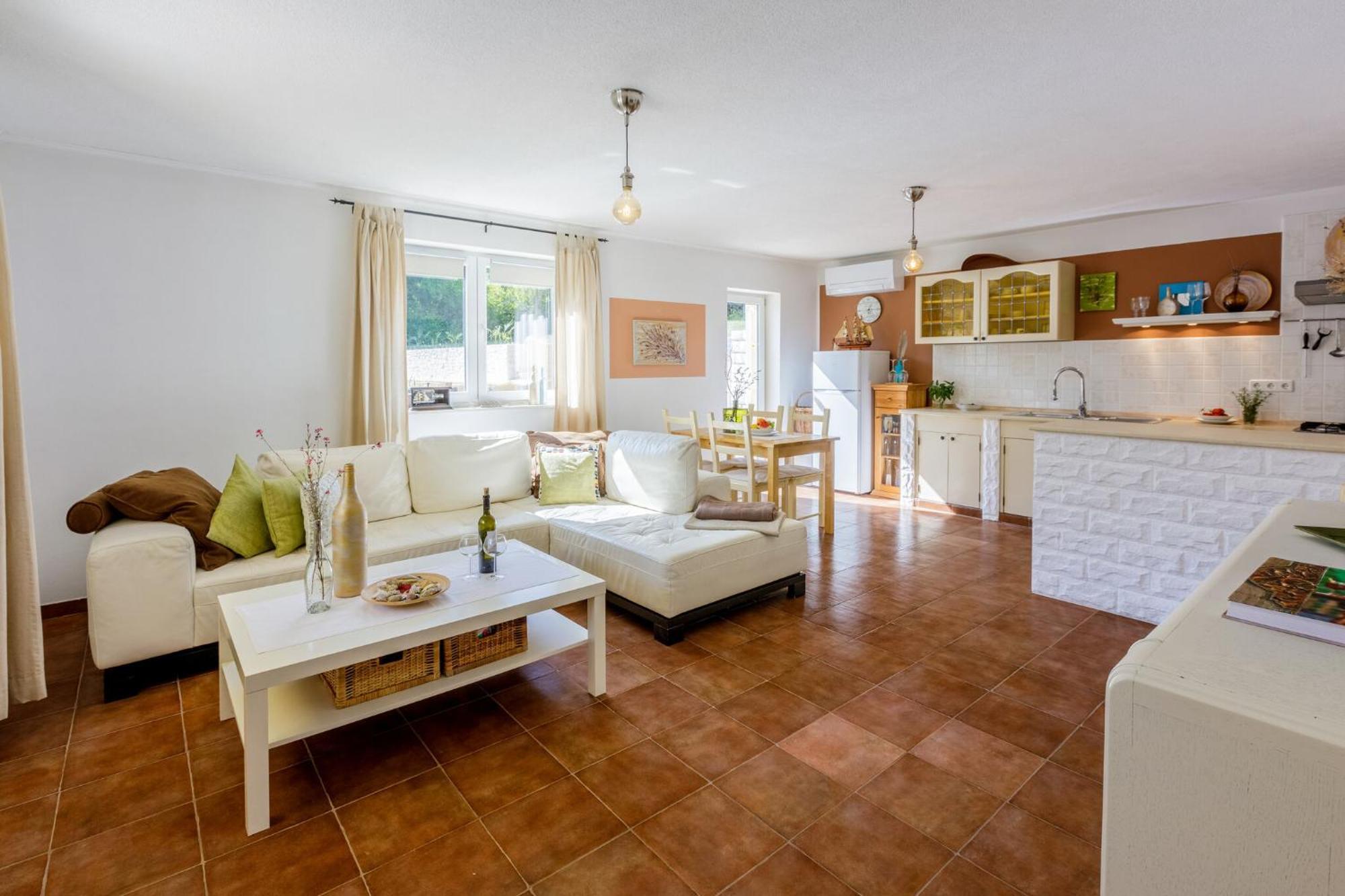 Appartement Emaris à Tribalj  Extérieur photo