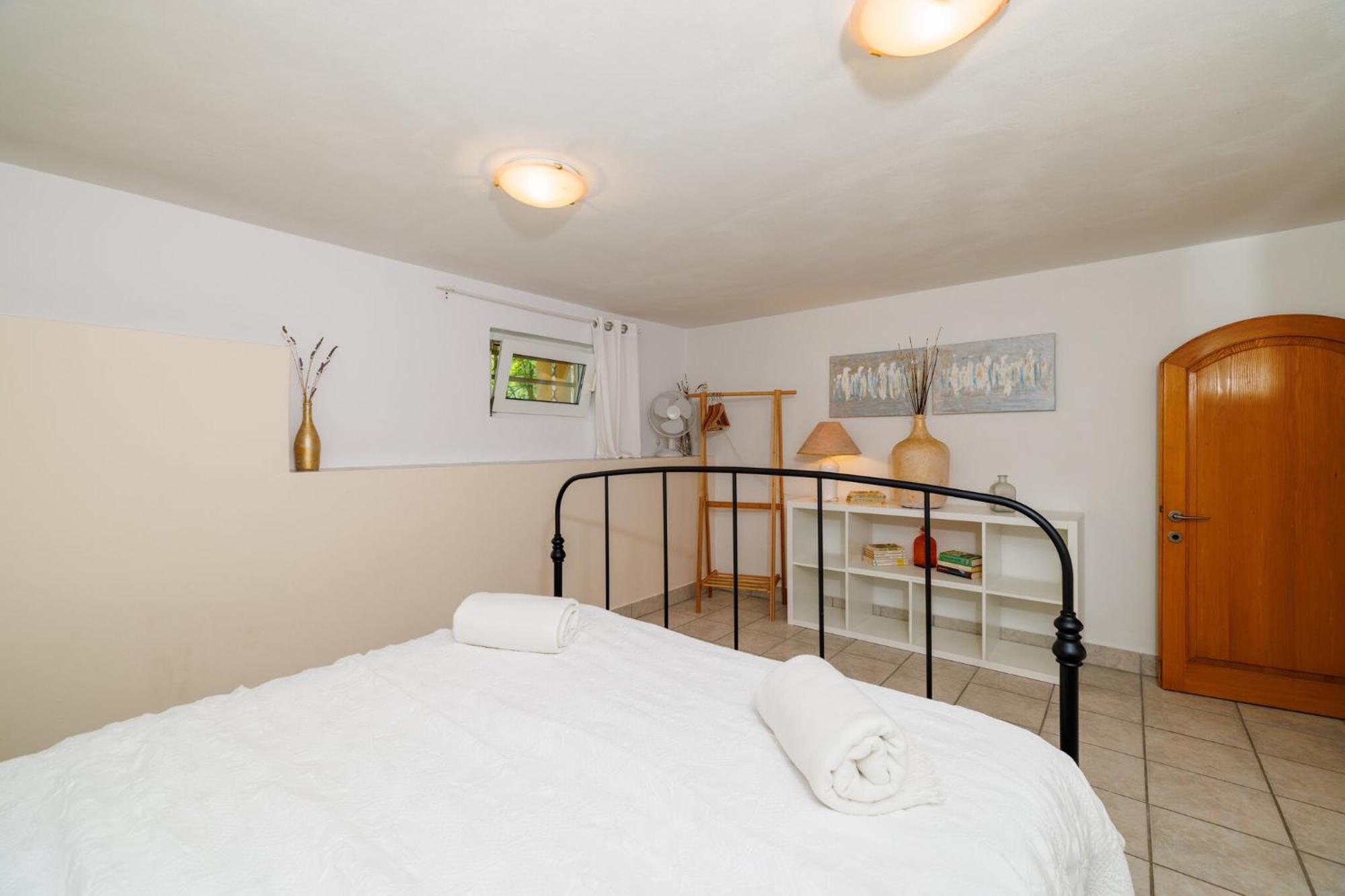 Appartement Emaris à Tribalj  Extérieur photo