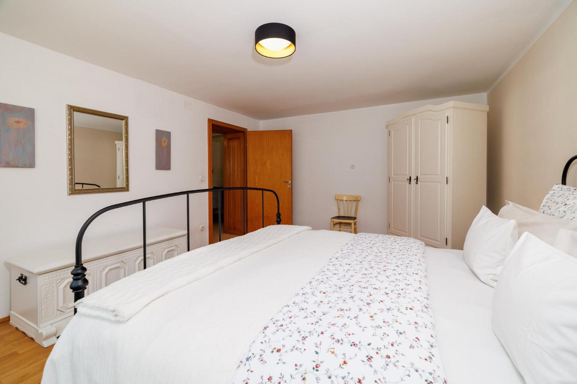 Appartement Emaris à Tribalj  Extérieur photo