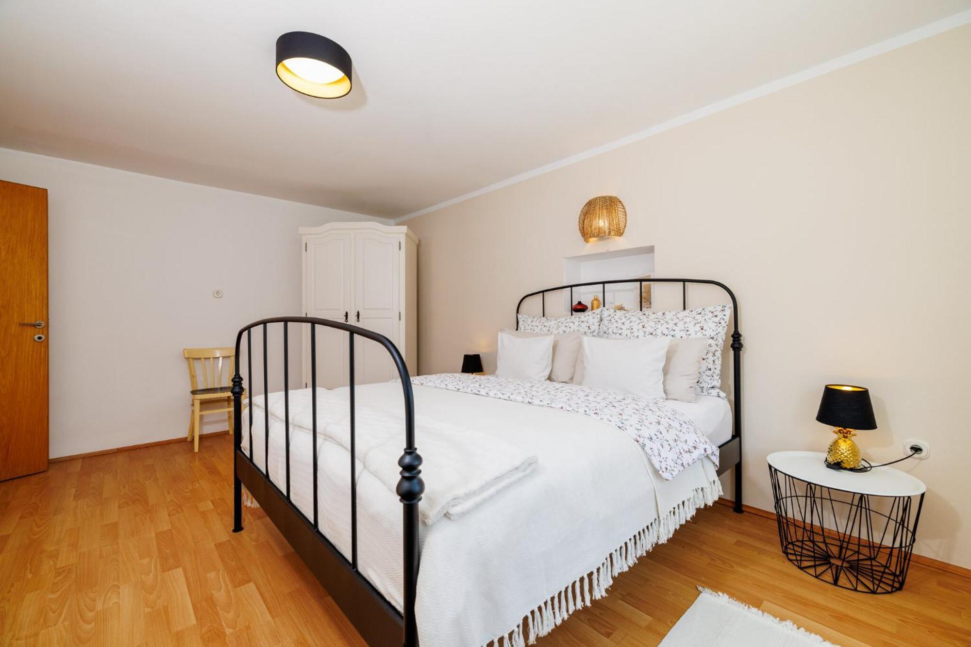 Appartement Emaris à Tribalj  Extérieur photo