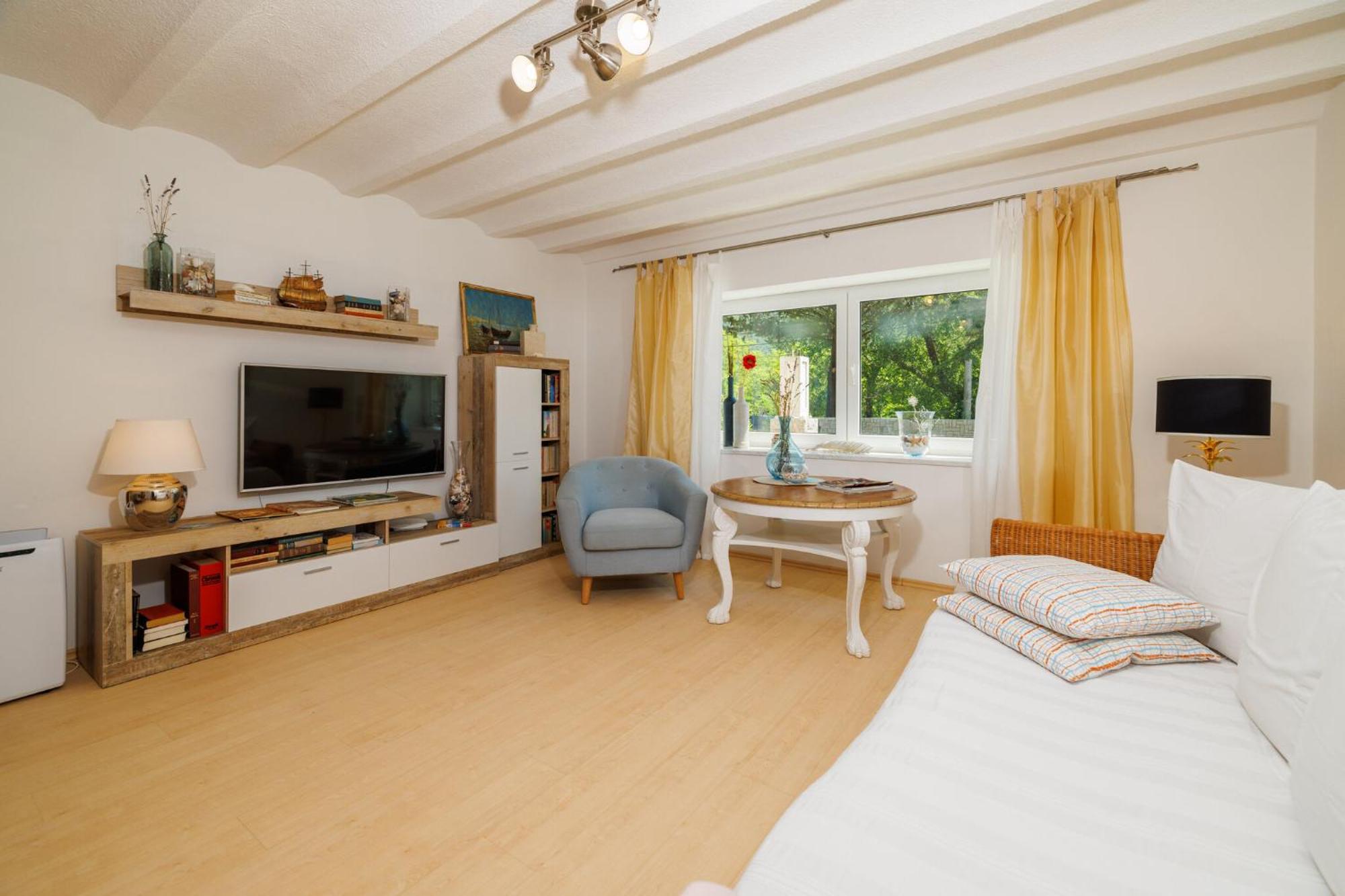 Appartement Emaris à Tribalj  Extérieur photo