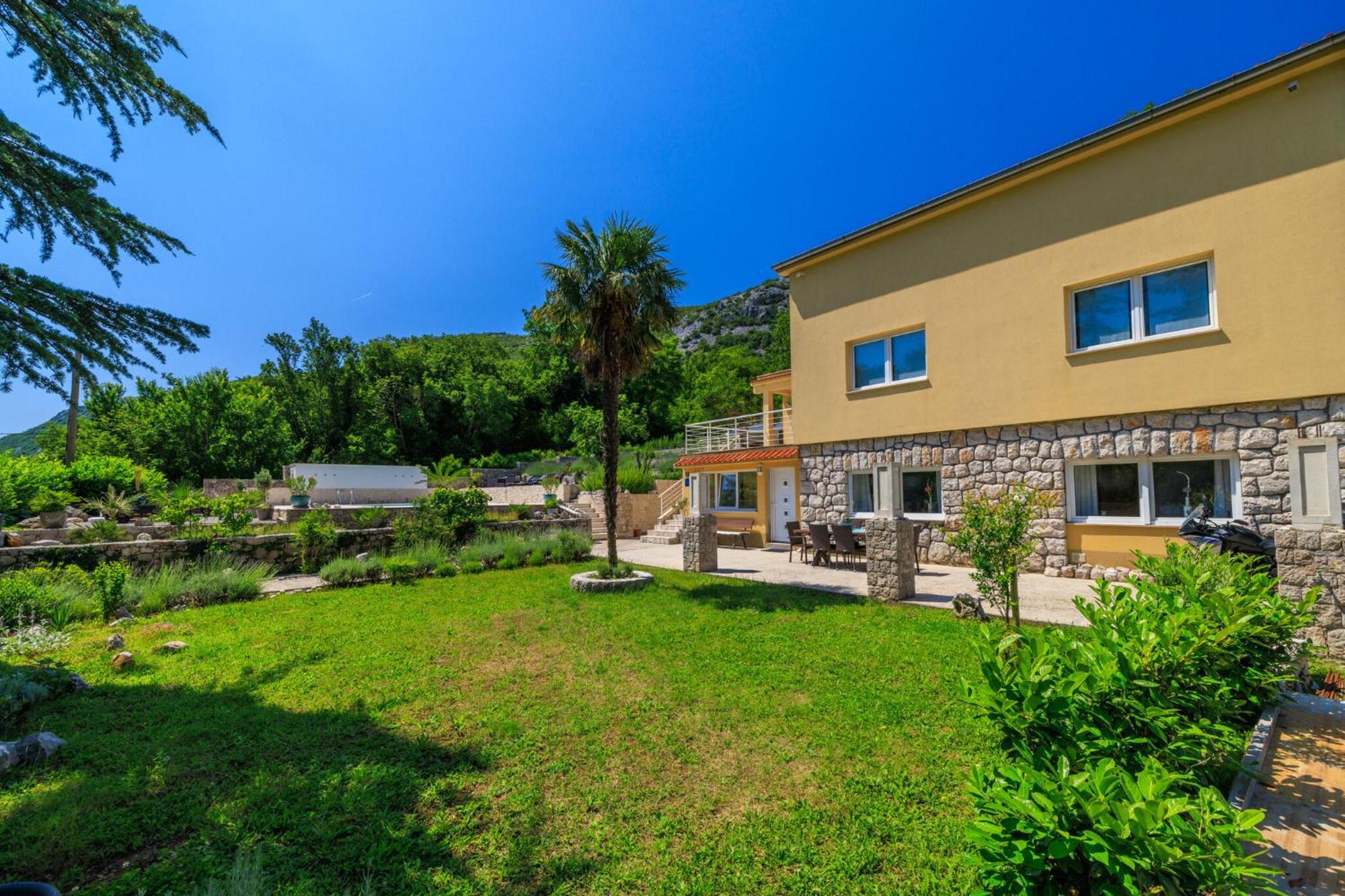 Appartement Emaris à Tribalj  Extérieur photo